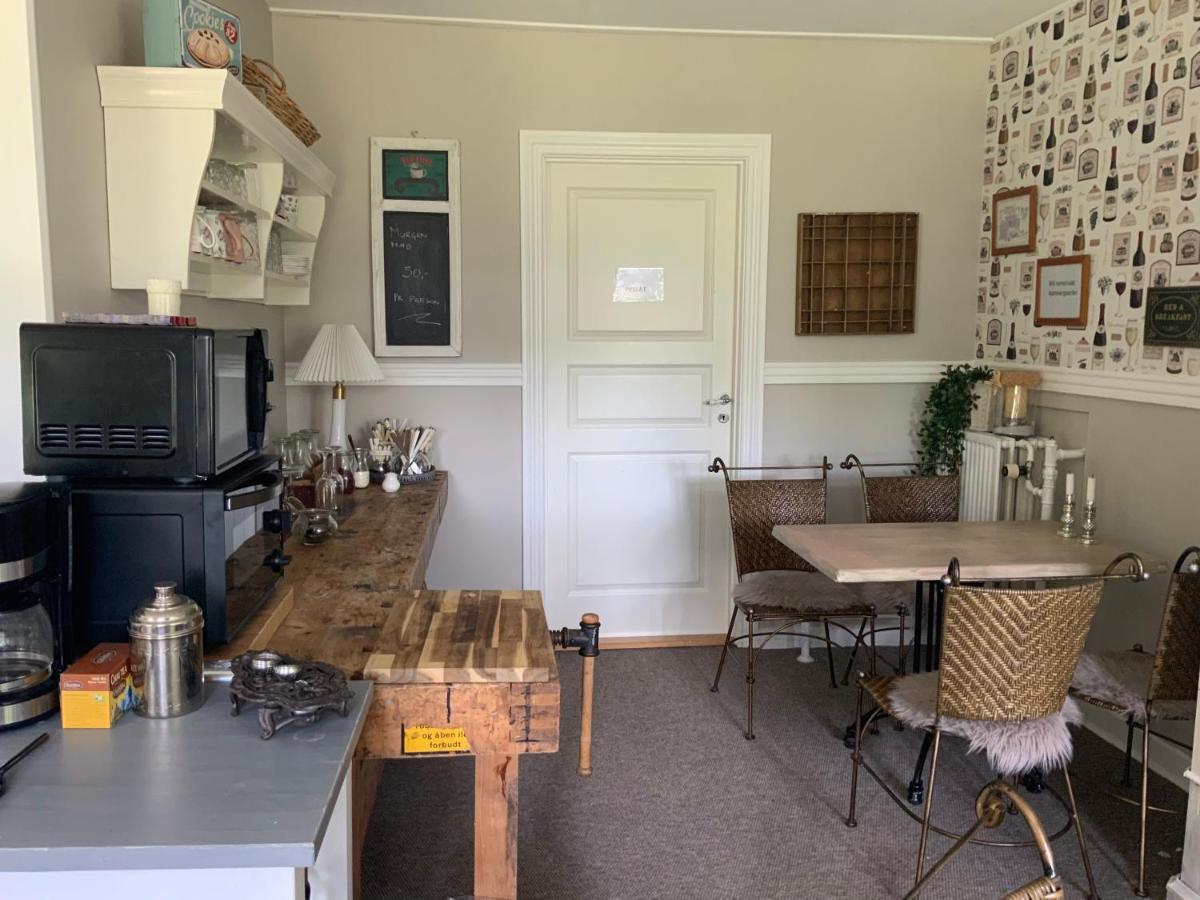 Hong Den Gamle Apotekergaard Bed & Breakfast エクステリア 写真